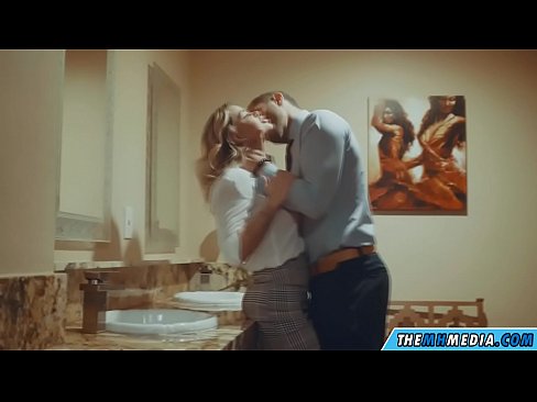 ❤️ Wann eng Busty Blond Iech an engem ëffentlechen Toilette verféiert Porno op lb.masseffect1.ru